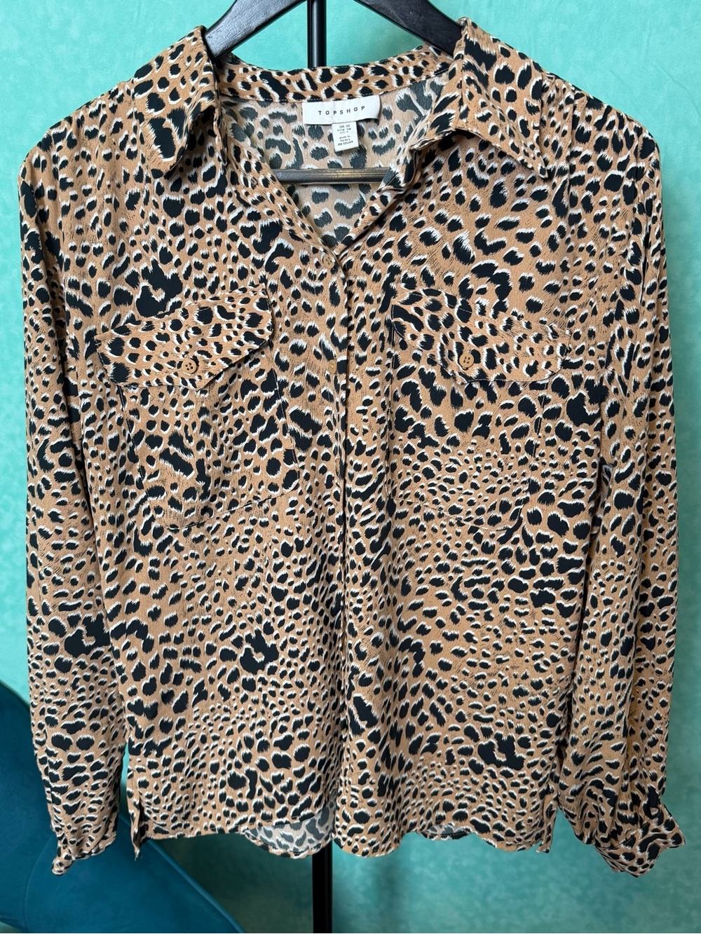 🐆🖤Topshop Black and Tan Leopard Print Button-Up Blouse
